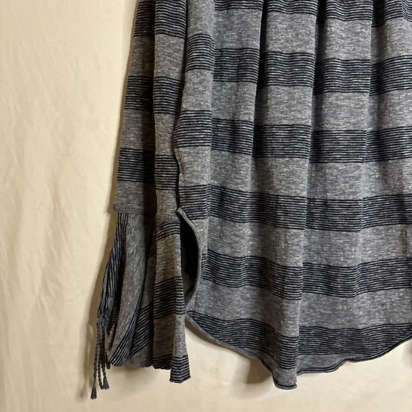 We the Free Gray Blue Striped Tie Flare Sleeve Knit Top Tunic Size Small Boho - Picture 10 of 15